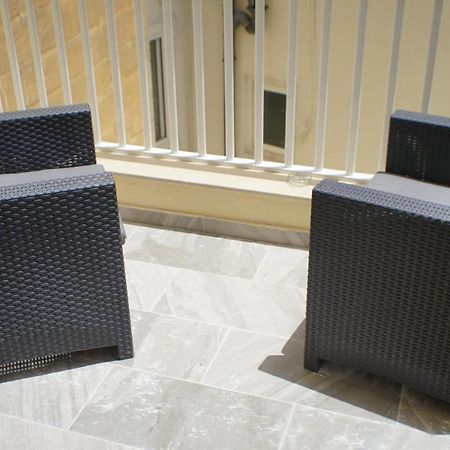 Wonderful Apartments With Shared Jacuzzi And Panorama Rooftop Gzira Exterior foto